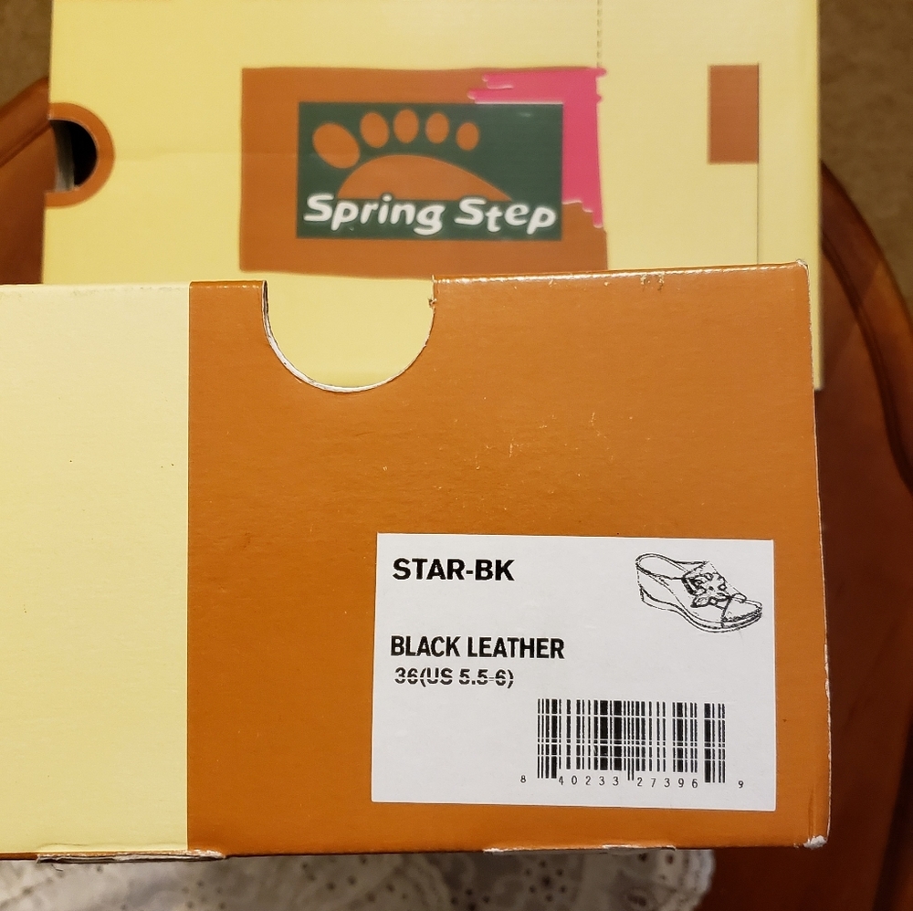 New Black SpringStep Sandals - Picture 5 of 10